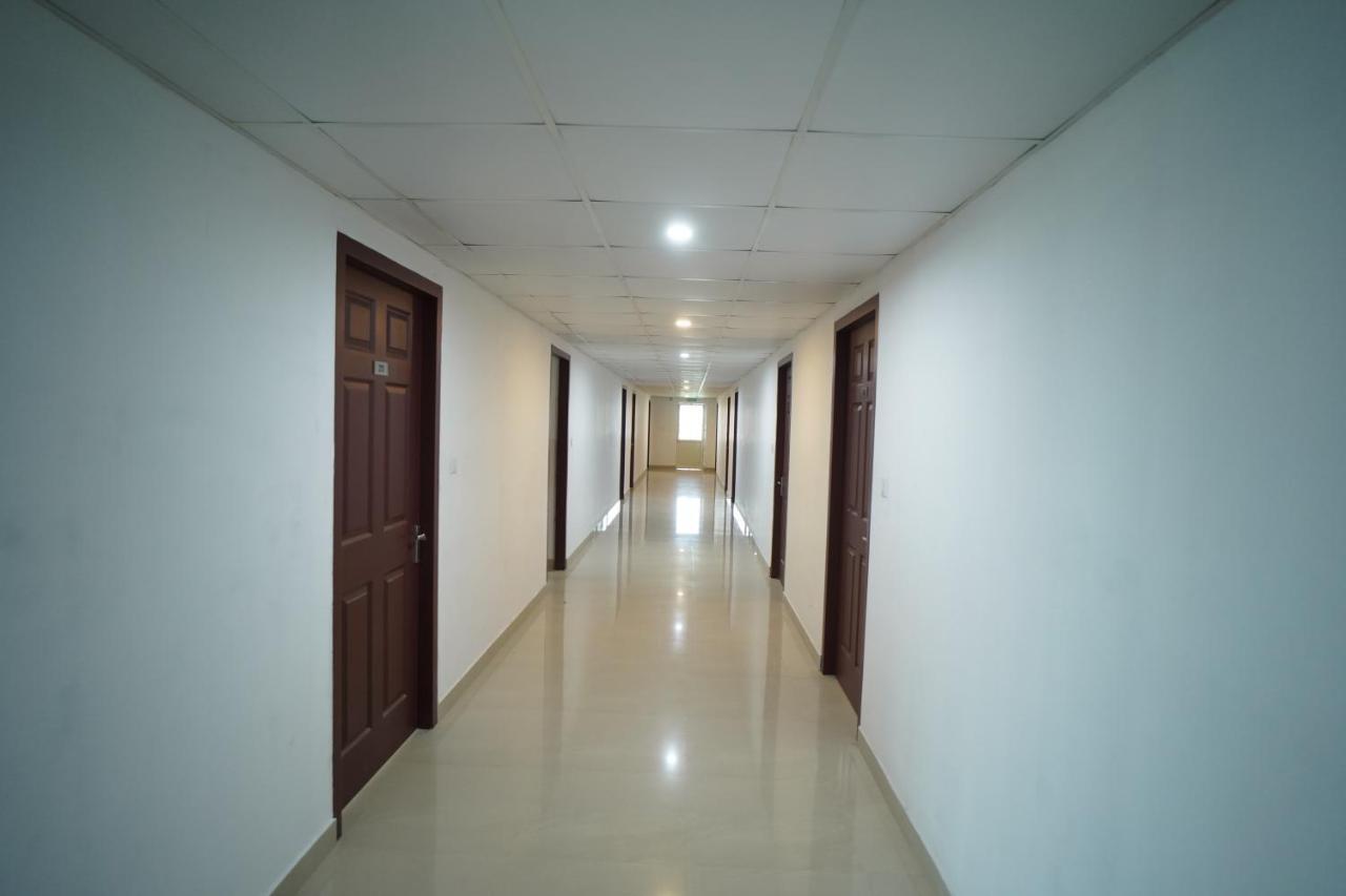 Sn Rooms Perumpāvūr Extérieur photo